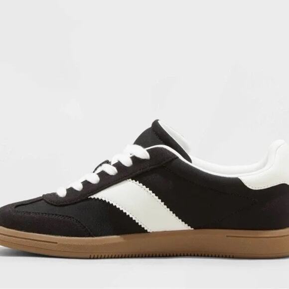 Universal Thread | Spencer Sneaker | Memory Foam Insert | Size 6.5 - Picture 2 of 7